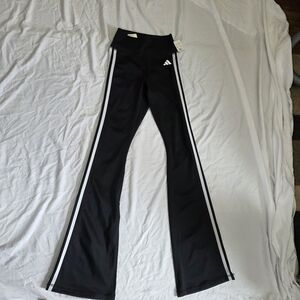 Girls Adidas Tight Fit High Rise Flared Leggings Size XS Color Black